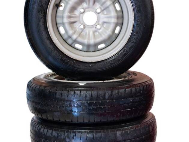 Juego de llantas  originales con ruedas Alfa Sud