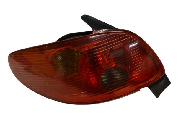 Piloto trasero izquierdo Peugeot 206