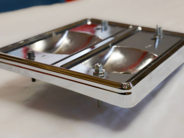 Portalámparas para piloto trasero derecho de Seat 124 de los primeros, fase II.