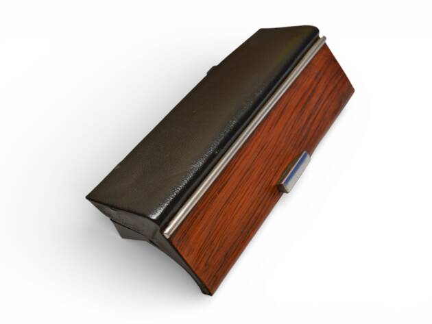 Guantera Seat 124 con tapa de madera