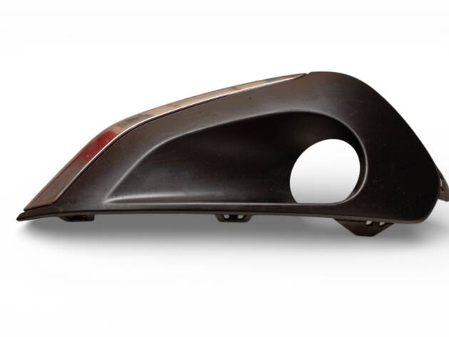 Moldura antiniebla izquierdo Peugeot 208 ref: 9810729877